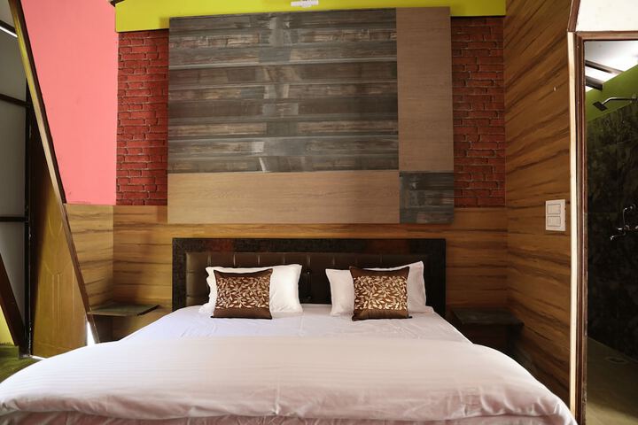 Room 3 of 36