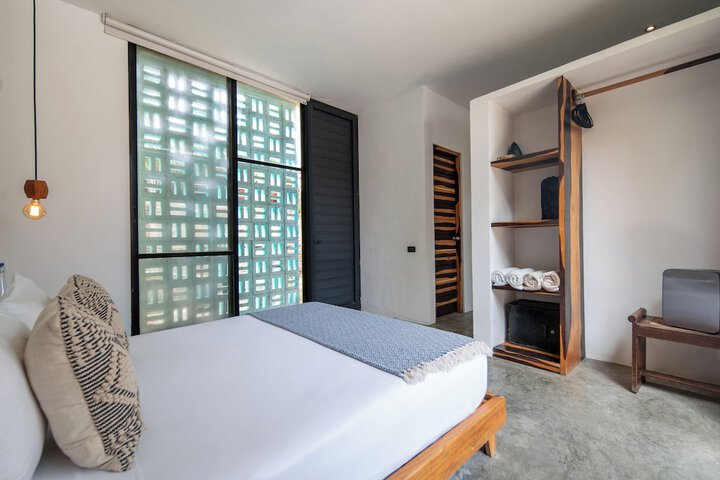 Room 13 of 85