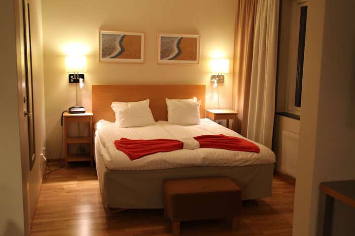 Room 4 of 41