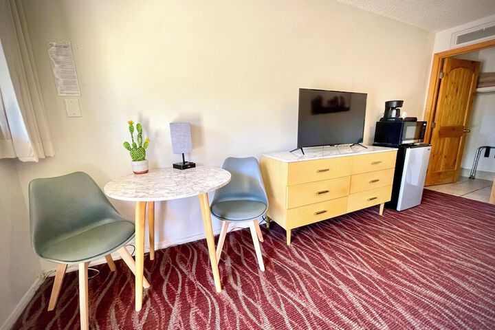 Room 12 of 32