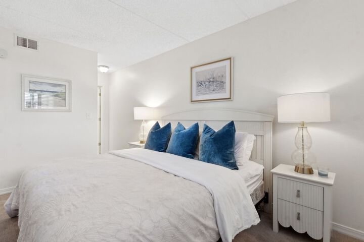 Room 3 of 44