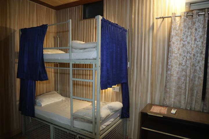 Room 22 of 92