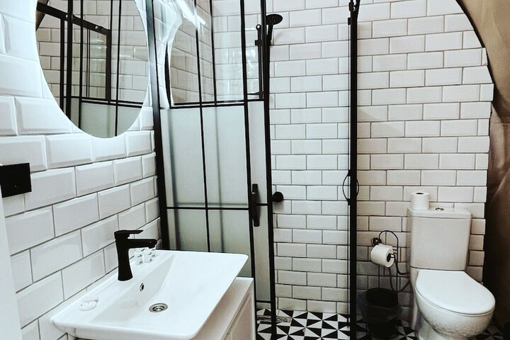 Room 8 of 22