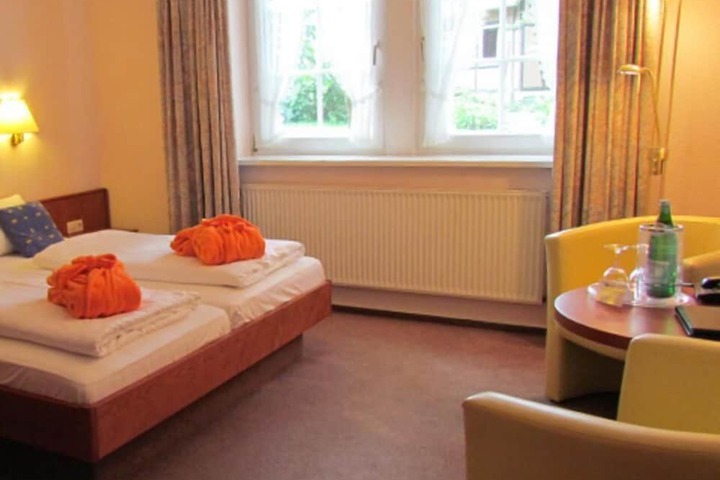Room 3 of 44