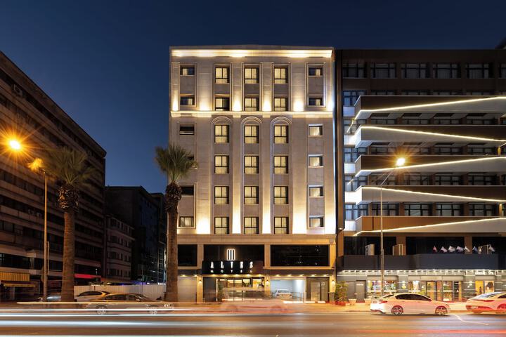 Hotel 74 of 76