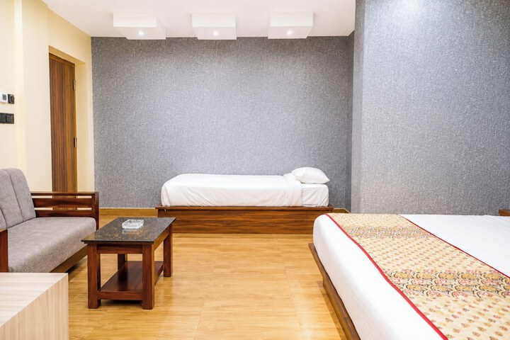Room 9 of 19