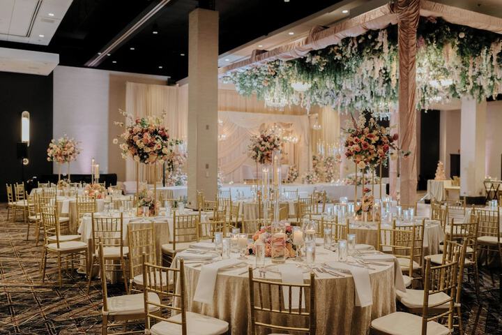 Ballroom/Hall 93 of 112