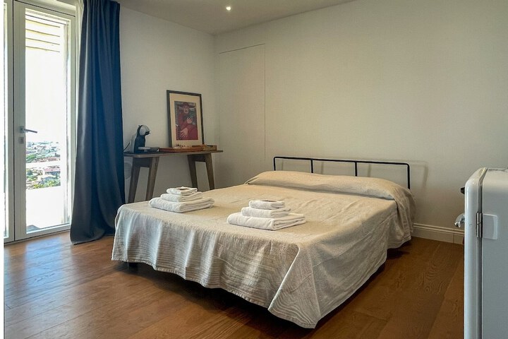 Room 47 of 93