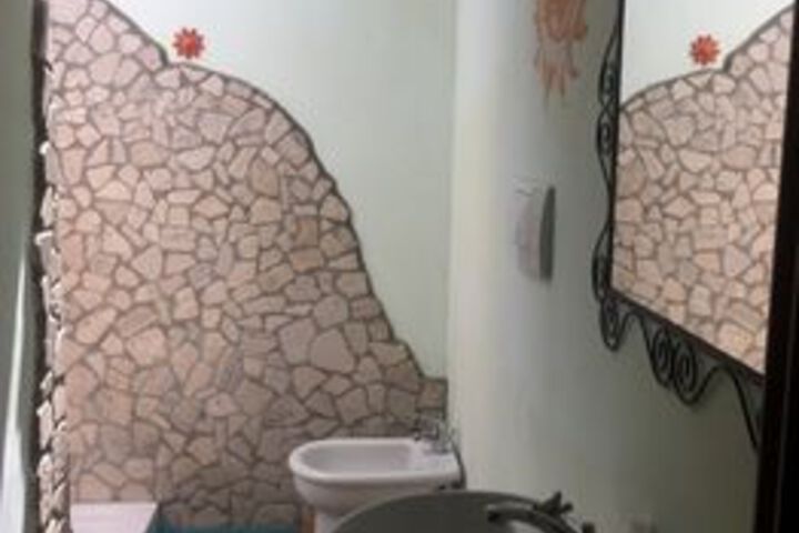 Room 4 of 36