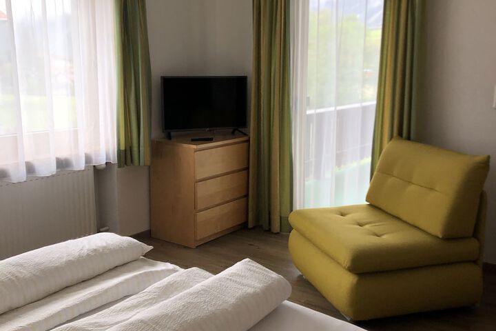 Room 10 of 50