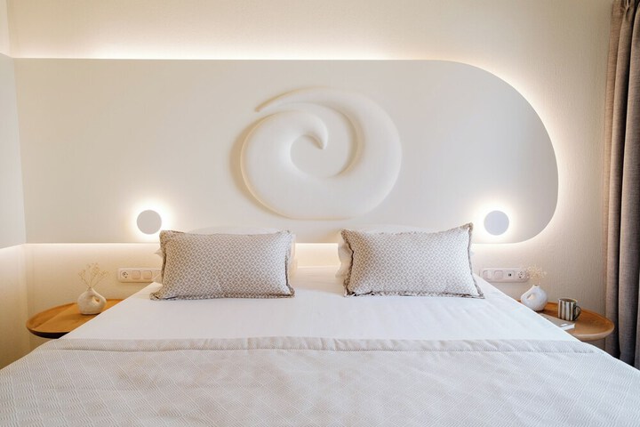 Room 10 of 27