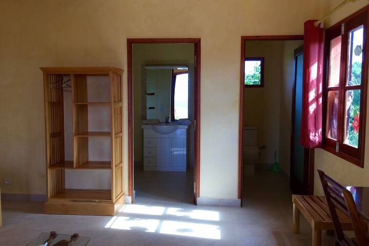 Room 10 of 34