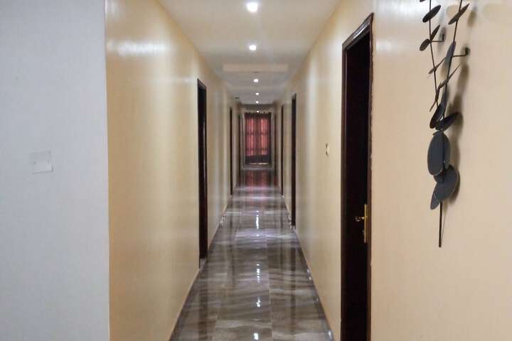 Ballroom/Hall 28 of 36