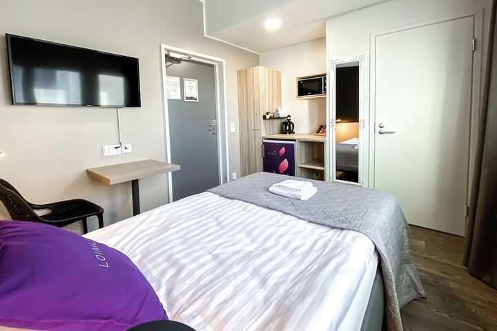 Room 20 of 33