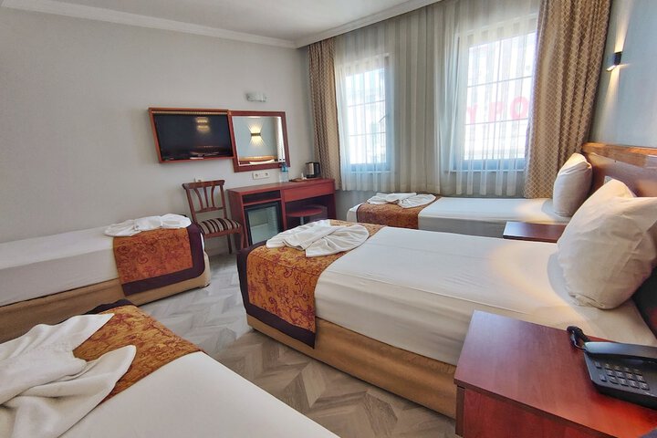 Room 7 of 65