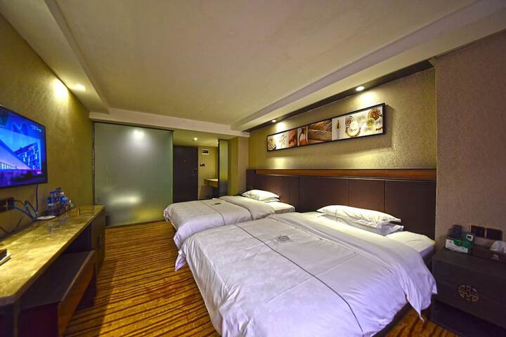 Room 13 of 53