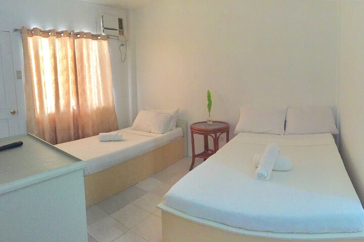 Room 4 of 42