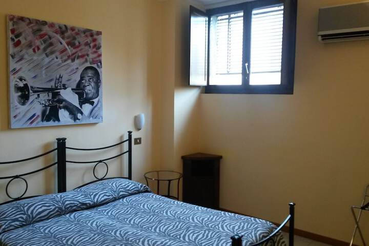 Room 10 of 90