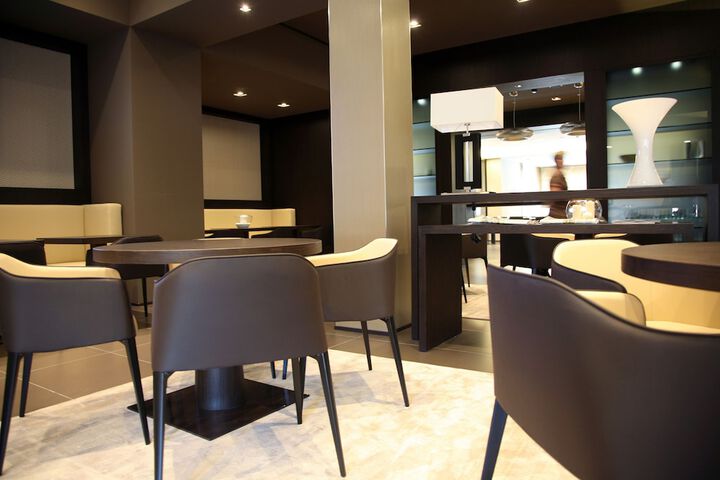 Lounge 79 of 105