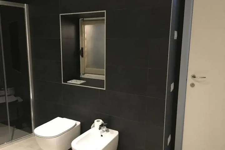 Room 9 of 11