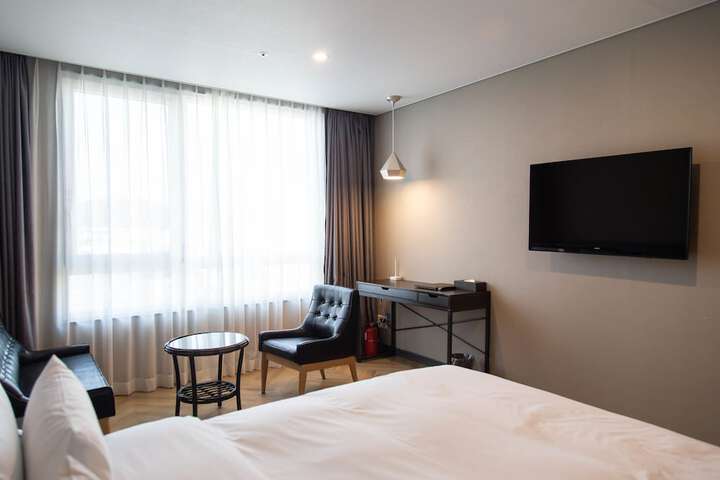 Room 7 of 48