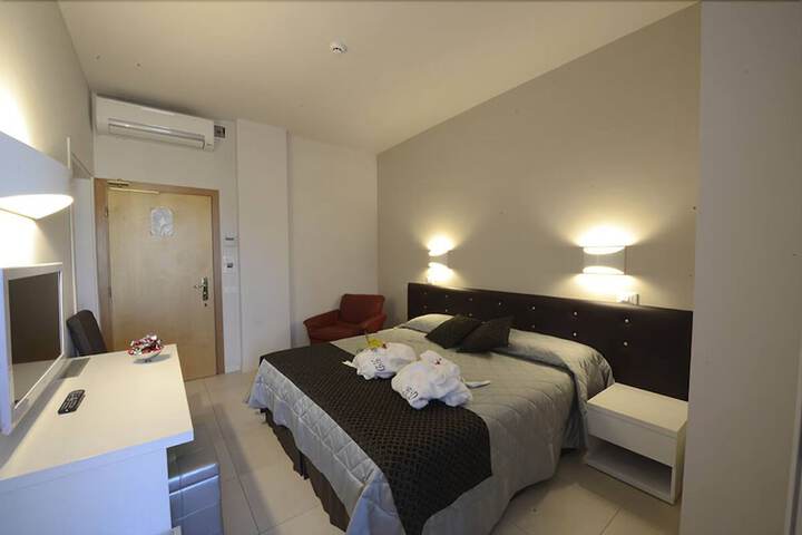 Room 10 of 66