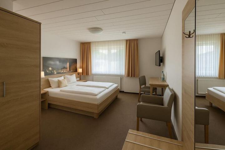 Room 9 of 17