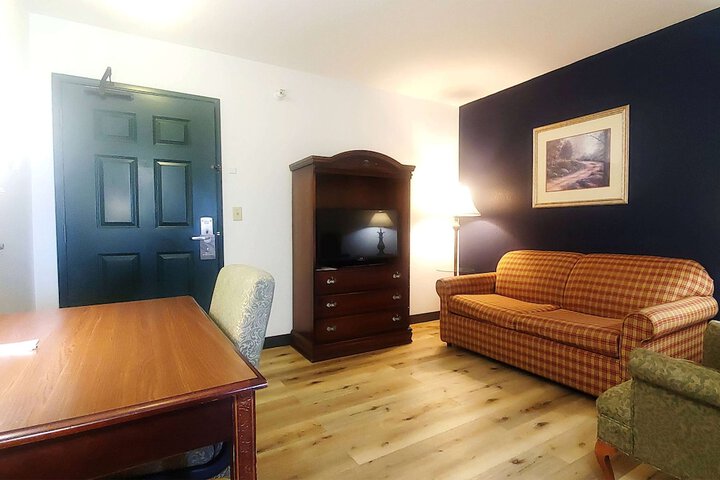1 King Bed Studio Suite (13 of 23)