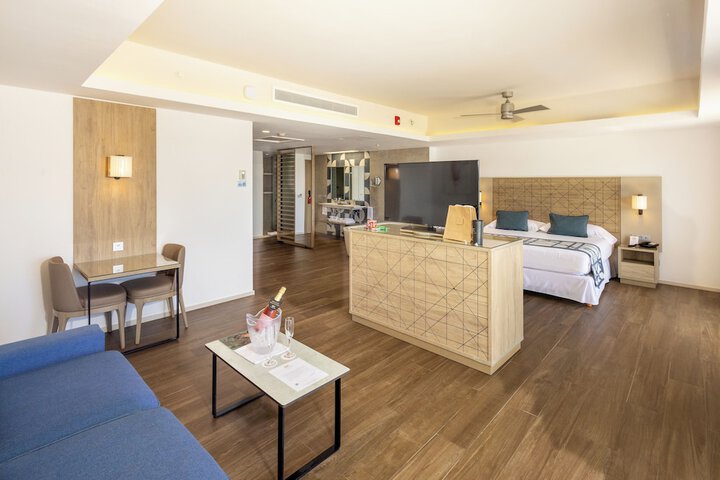 Room 25 of 120