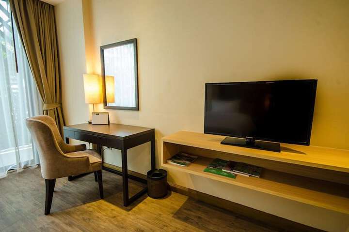 Room 16 of 40