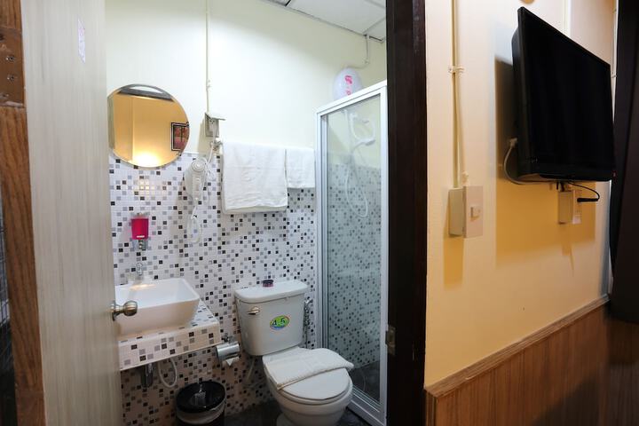 Room 3 of 22