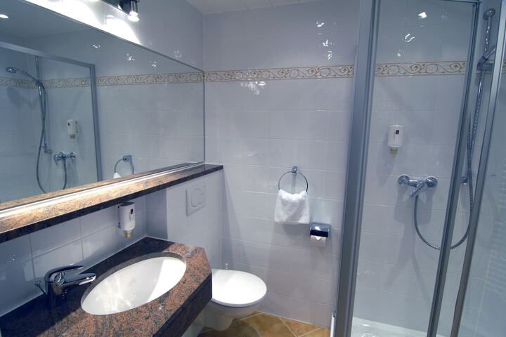 Room 13 of 23