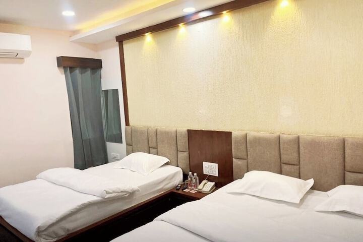 Room 7 of 19