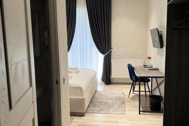 Room 30 of 62
