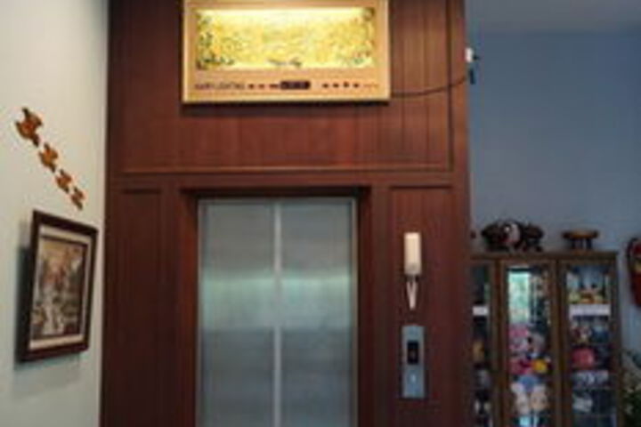 Room 15 of 26