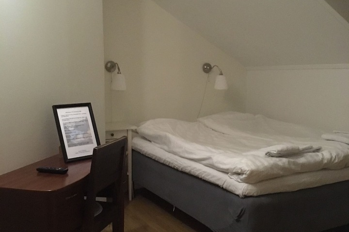Room 8 of 34