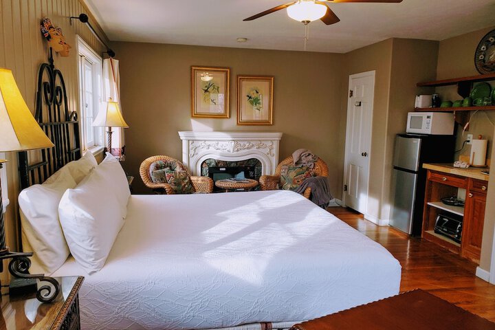 Room 20 of 103