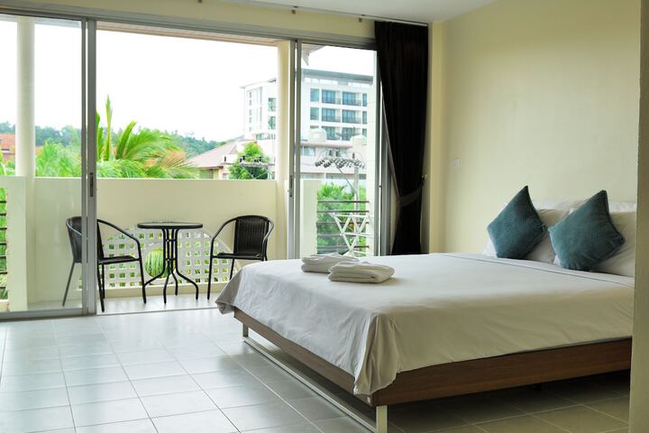 Room 4 of 33