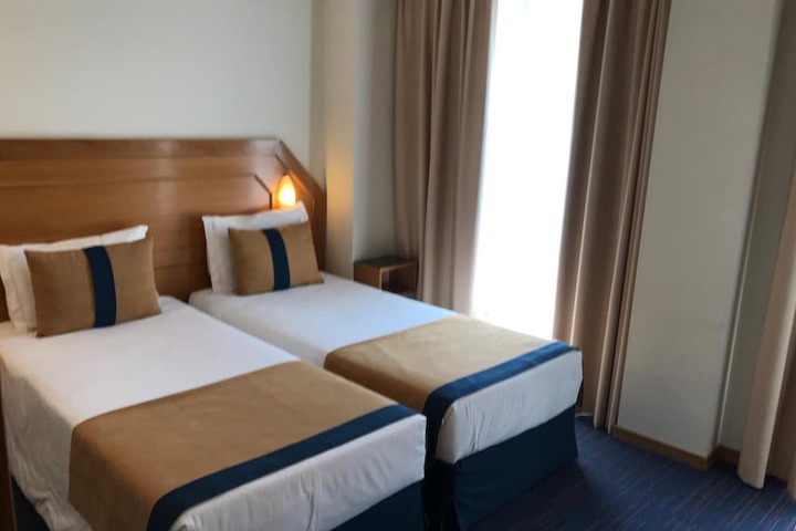 Room 12 of 48
