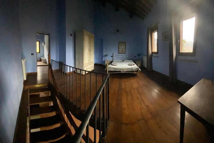 Room 12 of 21