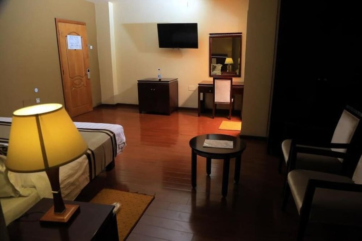 Room 10 of 13