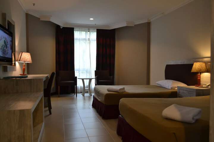 Room 2 of 49
