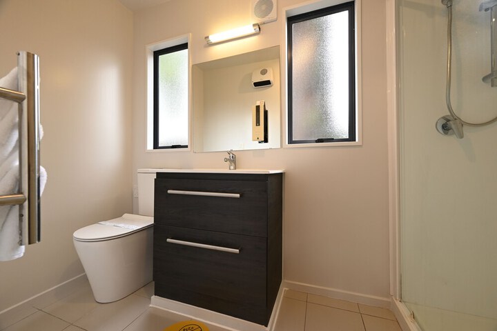 Room 33 of 46