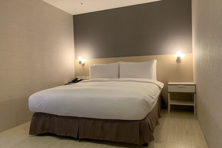Room 11 of 31