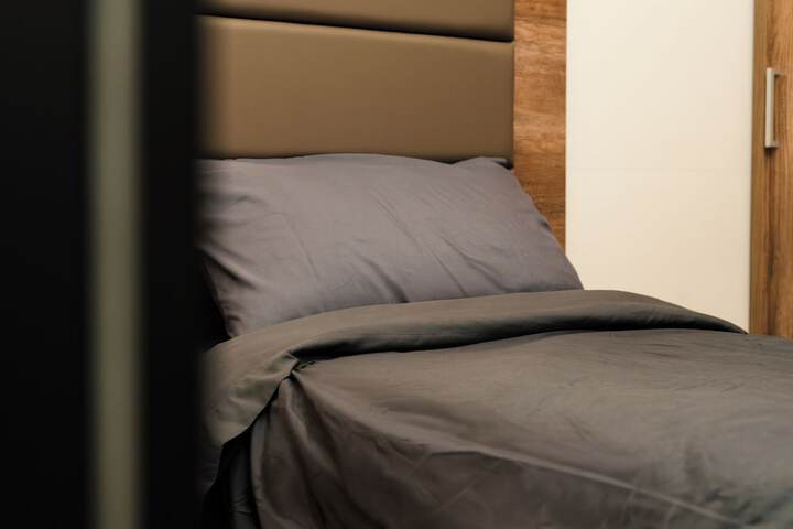Room 12 of 25