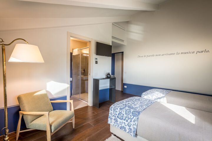 Room 21 of 51