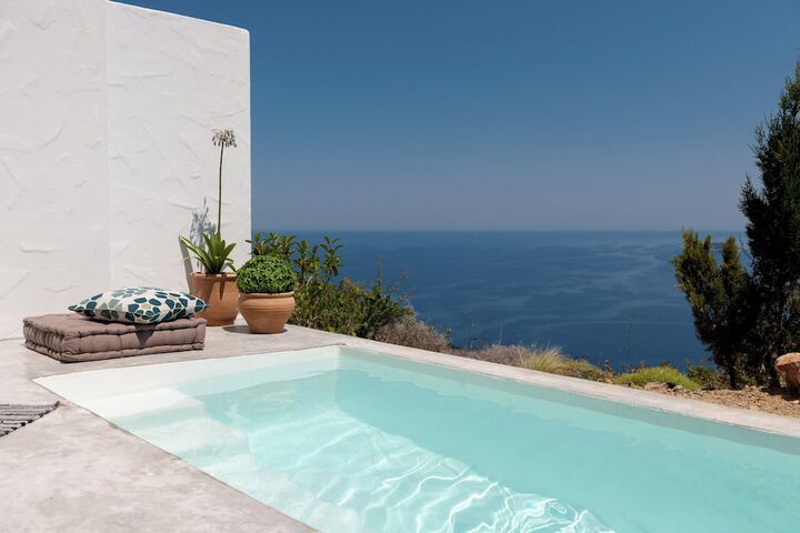 Pool 56 of 118