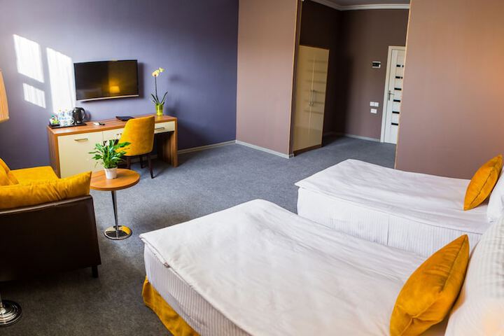 Room 7 of 46
