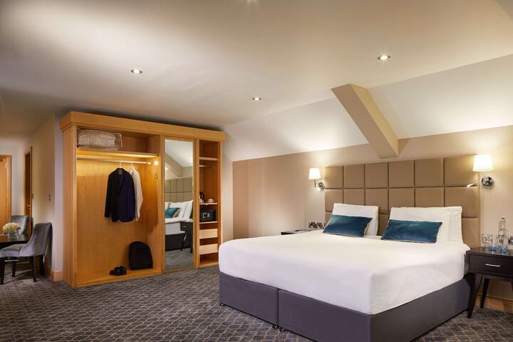 Room 12 of 66