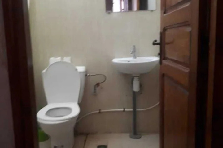 Room 8 of 20